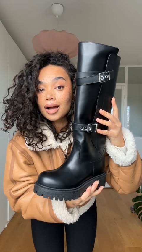 Instagram post by @cecilialaulanne for Jonak. Caption reads: New fave boots for winter @jonak 🖤

(Paires....
