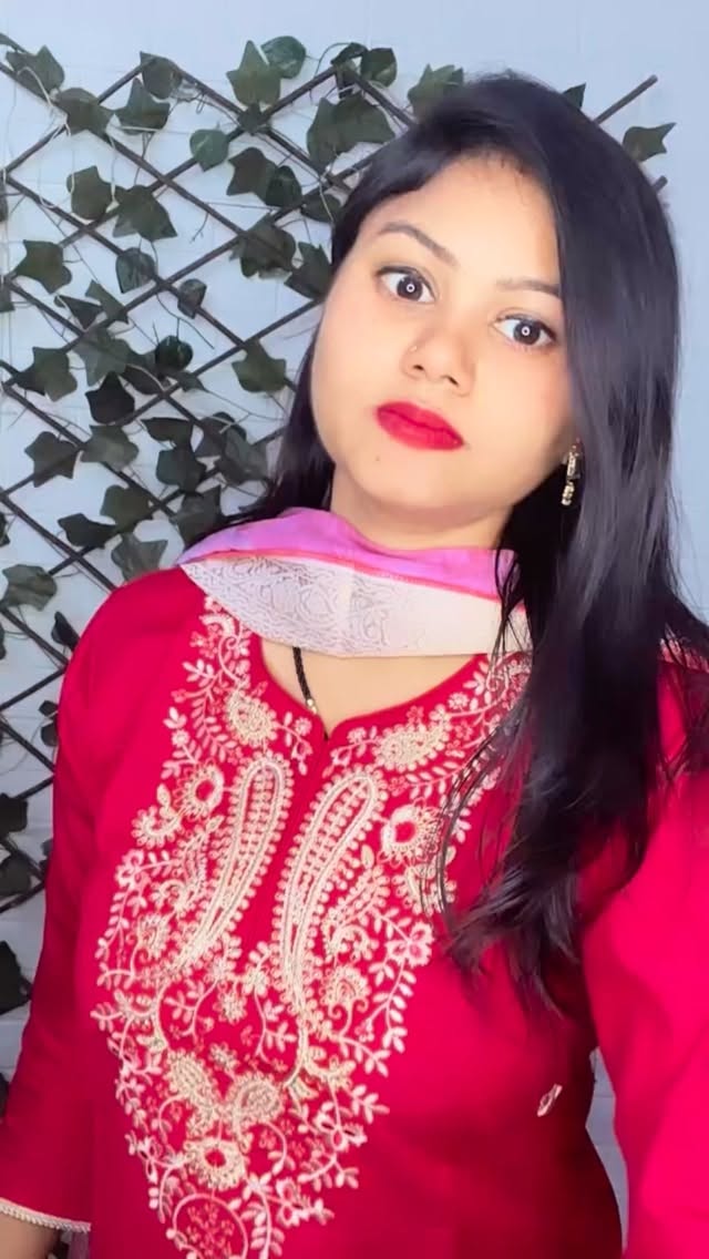 Instagram post by @iamsandhya_sushant for EVEREVE. Caption reads: Comfort that moves with me — every day, every....