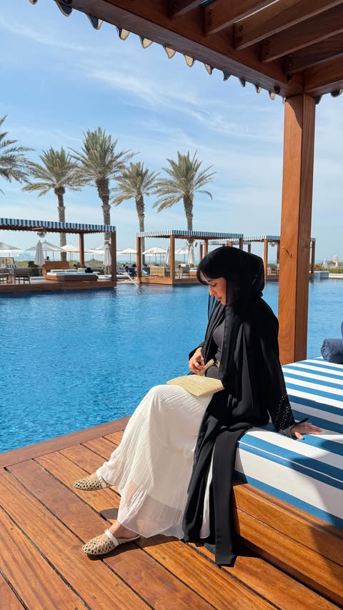 Instagram post by @ashwaqalatoli for Visit Abudhabi. Caption reads: [...] itinerary and thank me later ✨😎🇦🇪....