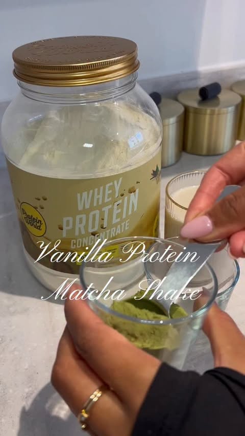 Instagram post by @thirtysomethingmum_ for Protein World. Caption reads: [...] my new favourite matcha shake using Protein....