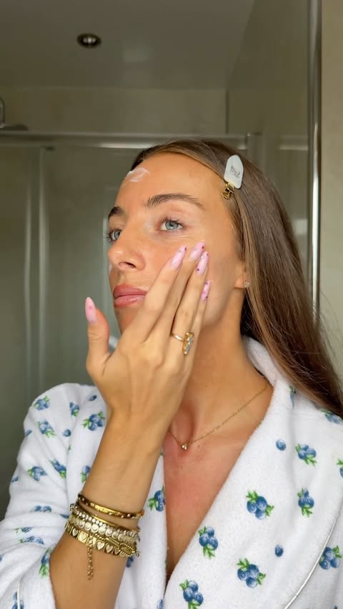 Instagram post by @carlyacton_ for LOOKFANTASTIC. Caption reads: [...] bank cream now in JUMBO size only on....