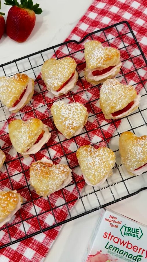 Instagram post by @dipped_tampa for True Lemon. Caption reads: Strawberry Lemon Heart Puff Pastry ❤️

Find....