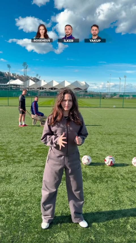 Instagram post by @roseheuss for PUBG Mobile Türkiye. Caption reads: hangimiz daha iyi vurduk ? @kadmfutbol 
....