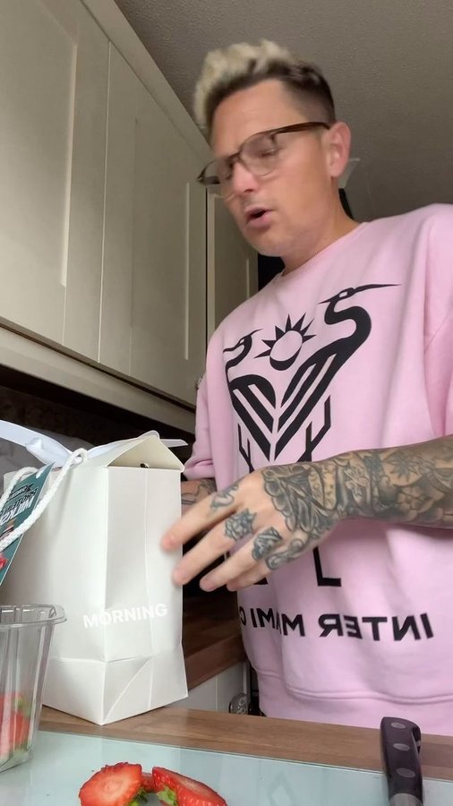 Instagram post by @rossidwoods for Shaken Udder. Caption reads: Thank you ❤️ @shakenudder  #gifted.