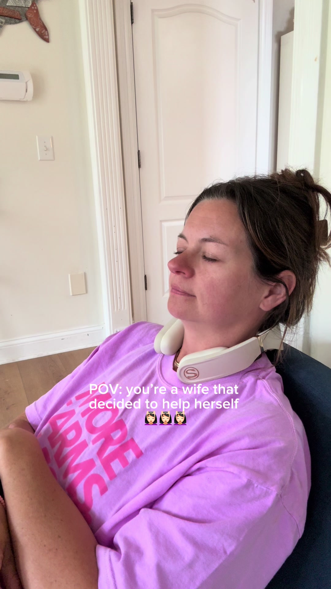 TikTok post by @sammie_head for SKG Health. Caption reads: [...] #skgmassager #G7PRO_FoldNeckMassage....