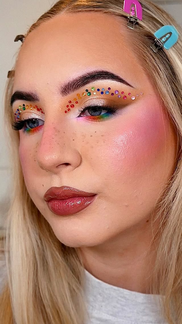 Instagram post by @aimee.makeupxx for e.l.f. Cosmetics. Caption reads: [...] *gifted Shein gems BASE @elfcosmeticsuk Halo....