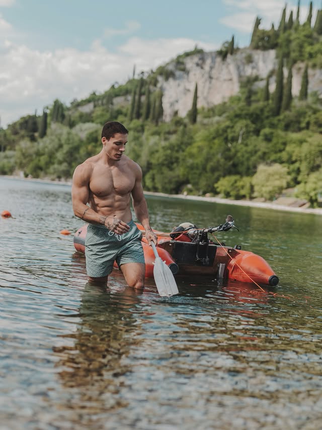 Instagram post by @nik_cornia for Yamamay. Caption reads: /AD Serving summer in @yamamaymanofficial 🛶....