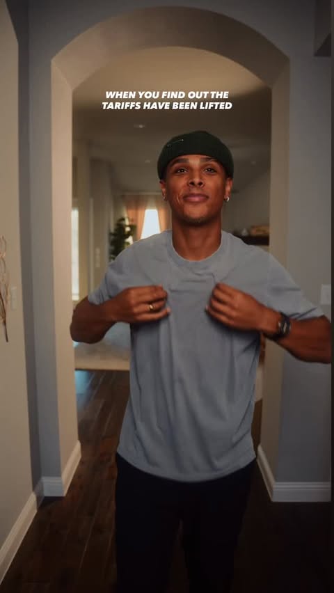 Instagram post by @imjvlen for I Love Ugly. Caption reads: [...] deserve it. Lets get right for....