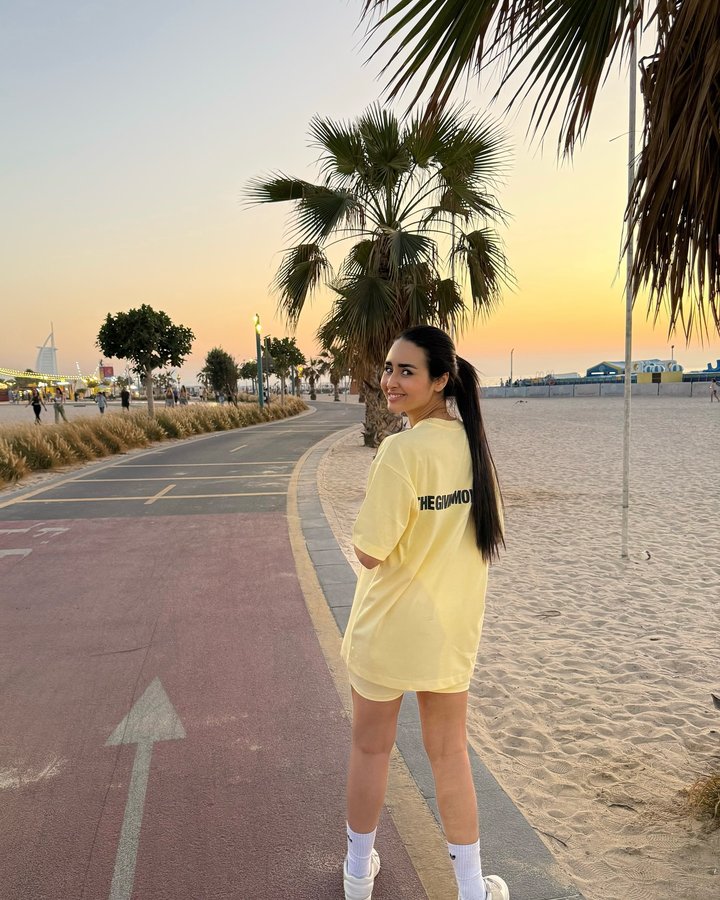 Instagram post by @amal.amamou for The Giving Movement. Caption reads: Amal in 💛🐥🐣 @thegivingmovement ! 

With my....