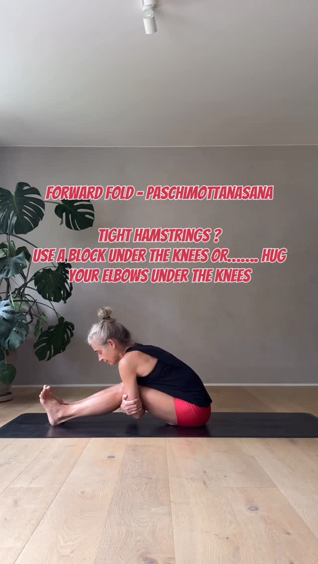 Instagram post by @lottasebzdayoga for Alo Moves. Caption reads: annons- Day 3 / Child’s Pose or Forward Fold
Today....