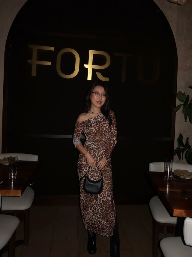 Instagram post by @huisjenn for Dolce Vita. Caption reads: [...] 
bag: @reformation 
boots: @dolcevita....