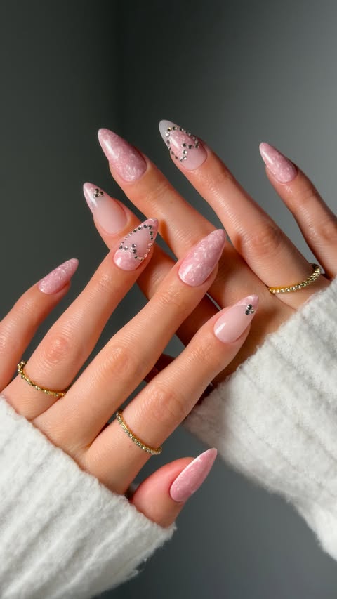 Instagram post by @disseynails for Apres Nail. Caption reads: [...] as your vday nail inspo 🩰🤍✨ using:....