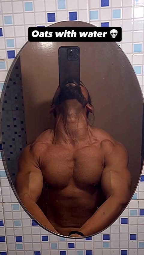 Instagram post by @yagnesh_vaishnav for MyFitness. Caption reads: Raw and Real 💀📈
Chocolate oats from @myfitness....