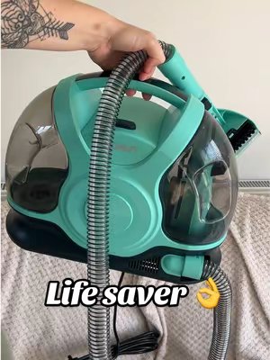 TikTok post by @jade.the.vet.nurs for REDHUT. Caption reads: [...] what I would have done without this @REDHUT....
