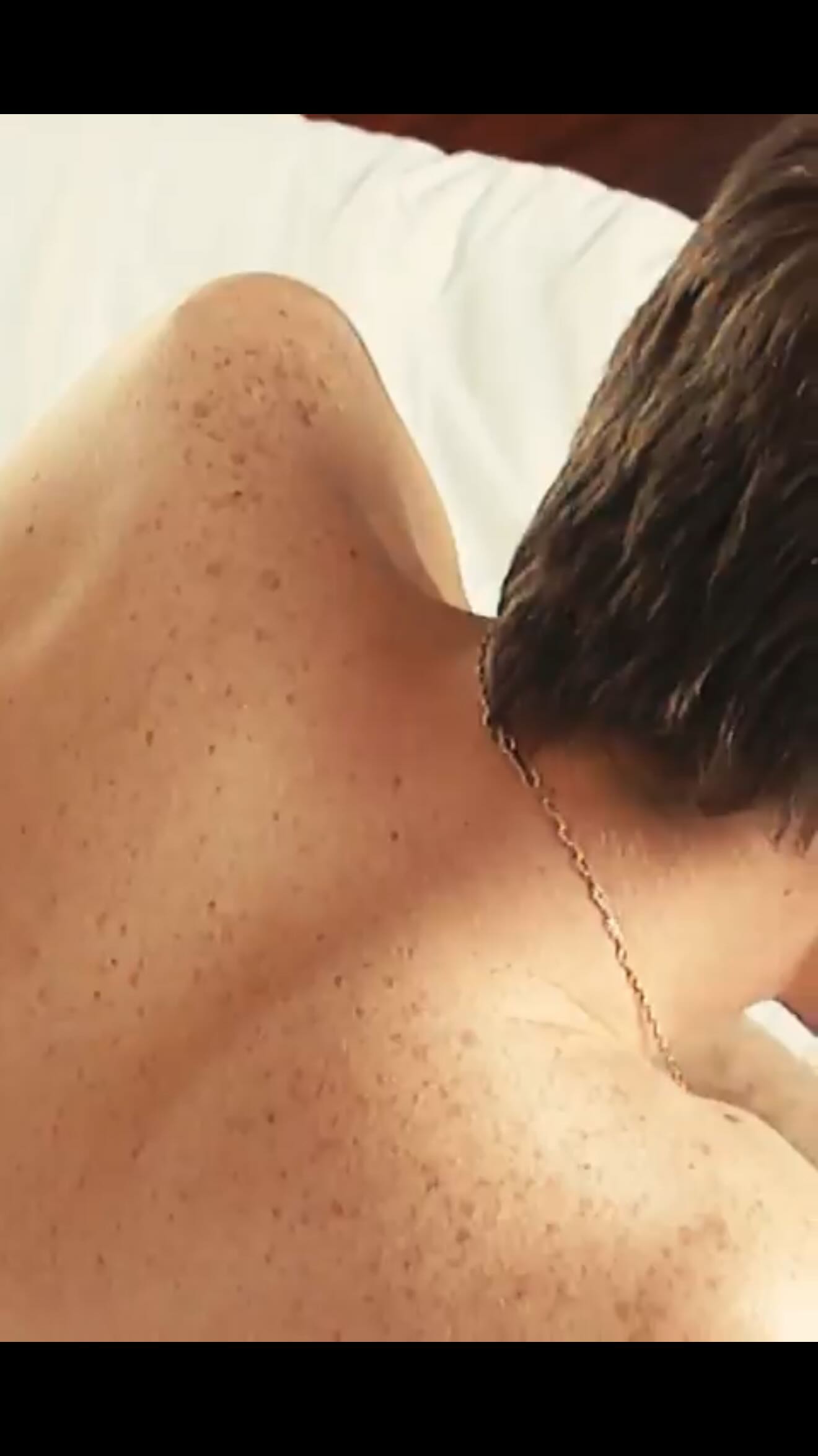 Instagram post by @borsoi for Riachuelo. Caption reads: Pool legacy @riachuelo #ad.