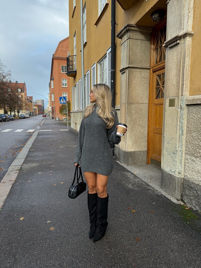 Instagram post by @aasaelisabeth for Nelly. Caption reads: Paid advertisement for @nellycom 🦋 ASA20 gives....