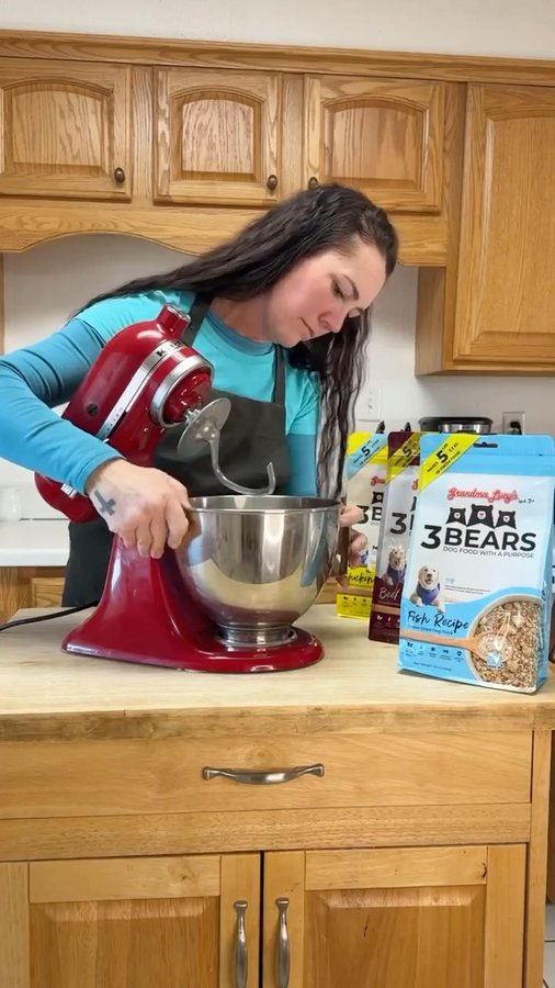 Instagram post by @theidahocowgirl for Grandma Lucy's. Caption reads: [...] link to shop this post on my LTK ⬇....