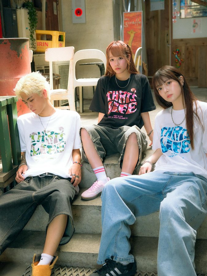 Instagram post by @sofia_pink.s2 for That's life. Caption reads: @thatslife.jp 今回もモデルさせていただきました🩷 [...].