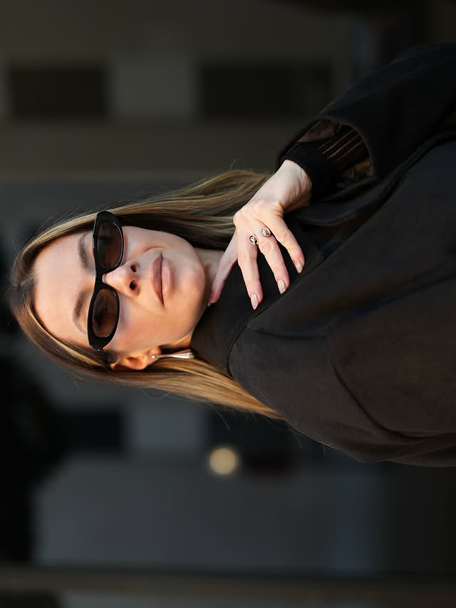 Instagram post by @_pamelaresende for PDPAOLA. Caption reads: [...] modern, refined, and effortlessly chic.....