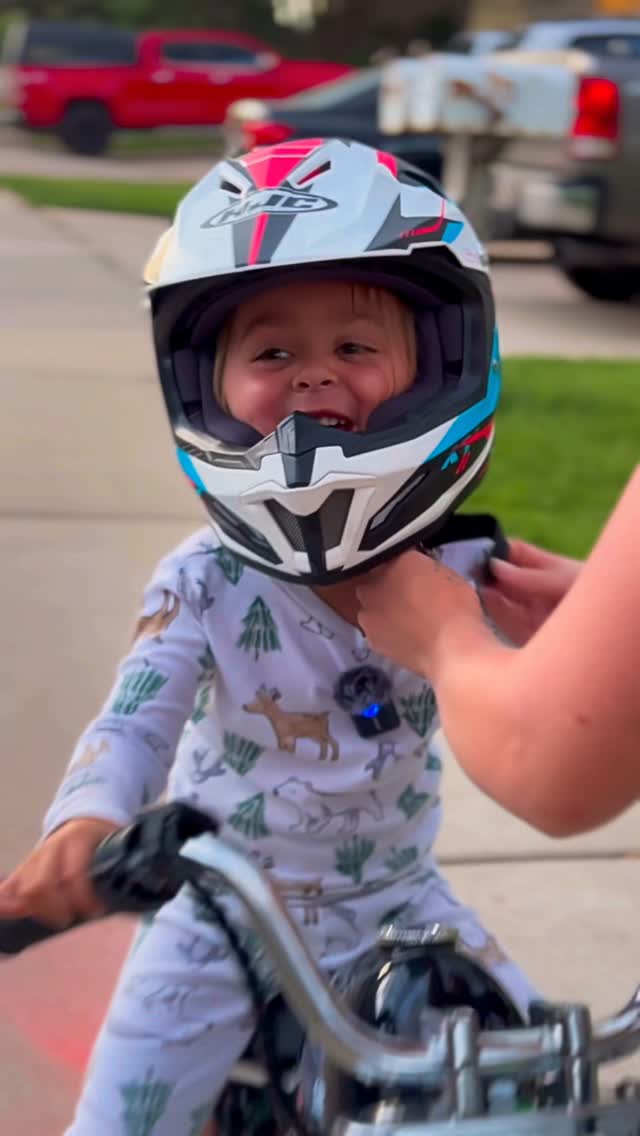 Instagram post by @getitgary_ for HYPERGOGO. Caption reads: @hypergogoofficial sponsored Salem and sent her....