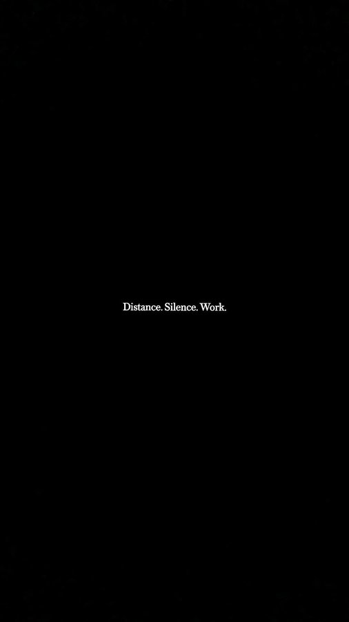 Instagram post by @cassandredjeridi for OCEANSAPART. Caption reads: focus is the flex.
outfit @oceansapart.