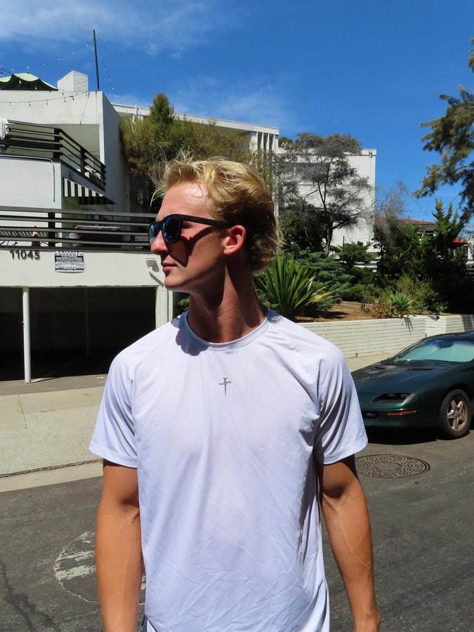 Instagram post by @henryhass for Goodr. Caption reads: I’m partnering with @goodr ! These shades keep me....