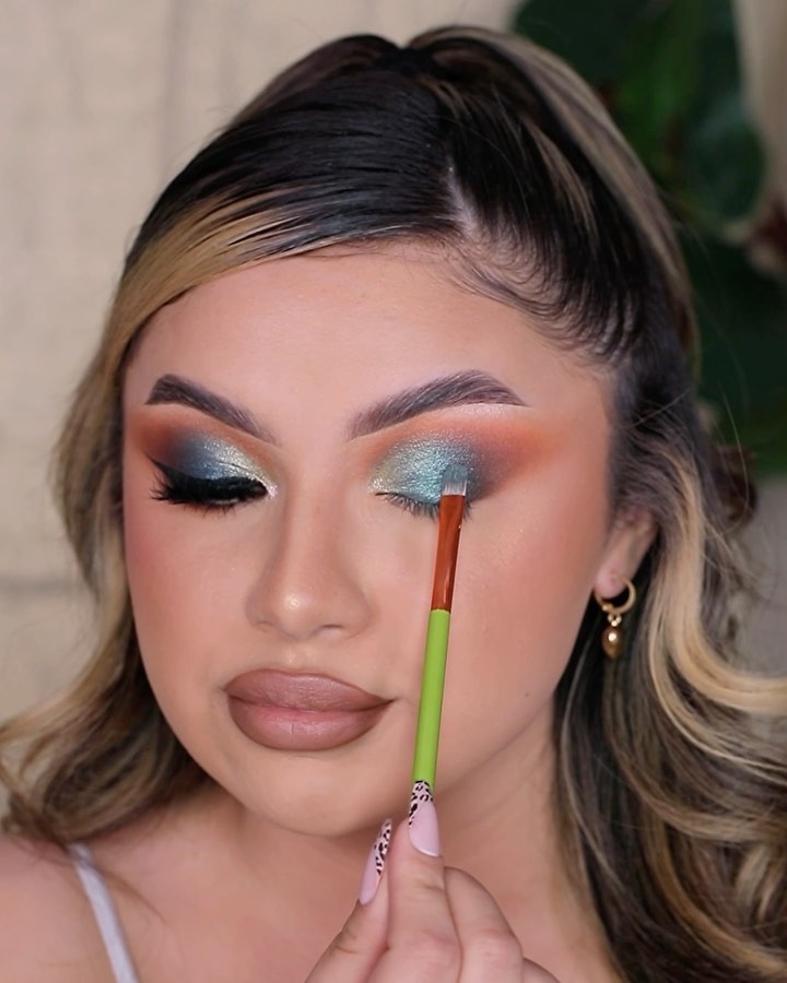 Instagram post by @hannahmiaaaa for Alamar Cosmetics. Caption reads: Hi babes I partnered up with @alamarcosmetics! One....