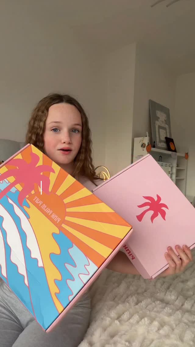 Instagram post by @maria.siurkute for PINK PALM PUFF. Caption reads: Mysterious unboxing from @pinkpalmpuff 🩷✨🫶🏼....