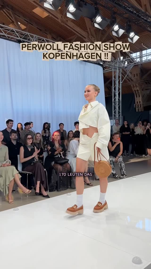 Instagram post by @x._agnes for Perwoll DE. Caption reads: wie findeder mis upcycelte outfit? 
zum glück....