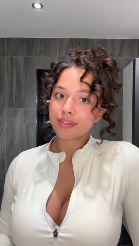 Instagram post by @emelytuinder for Clay And Glow. Caption reads: [...] 💕 #blackfriday #skincare #partner....