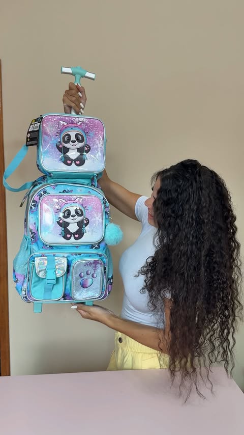 Instagram post by @irmas_andrade01 for Shopee. Caption reads: Comente “eu quero” que te envio o l!nk @shopee_br....