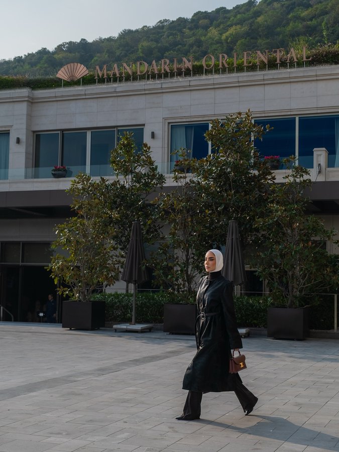 Instagram post by @justfatema for Mandarin Oriental. Caption reads: Living the MO way in Istanbul 🌊
@mo_istanbul.