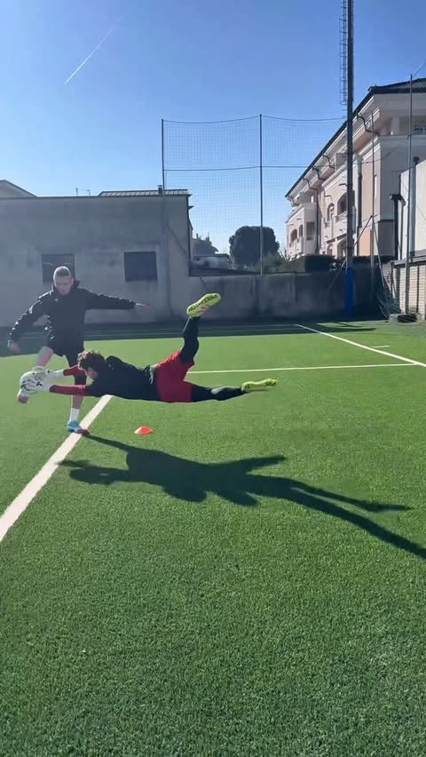 Instagram post by @max.pirotta for T1TAN. Caption reads: 🧤 @t1tan 🥅 @carlopirola1 • #goalkeeper #portiere....