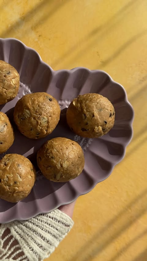 Instagram post by @mombunsandcaffeine for TruHeight. Caption reads: [...] 1/4 cup mini chocolate chips 1/2 cup....