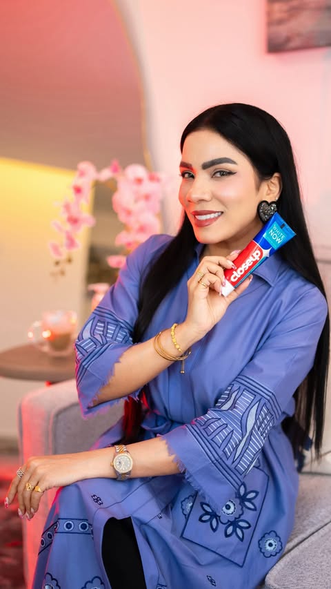 Instagram post by @aniqasardar for CloseUp Arabia. Caption reads: [...] Don’t get benched. Link in bio!....