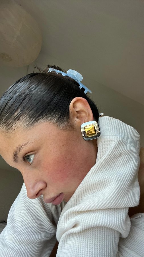 Instagram post by @connerbabcock for Venus et Fleur. Caption reads: [...] over these for the next year @venusetfleur....