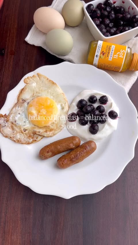 Instagram post by @farmacyrevolution_ for Starbucks. Caption reads: Slow food 🧸Powering up my Starbucks run… the....