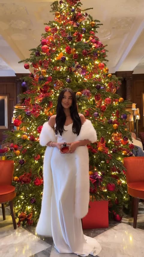 Instagram post by @samira.sfiii for Montblanc. Caption reads: [...] notes of vanilla and amber wrap the....