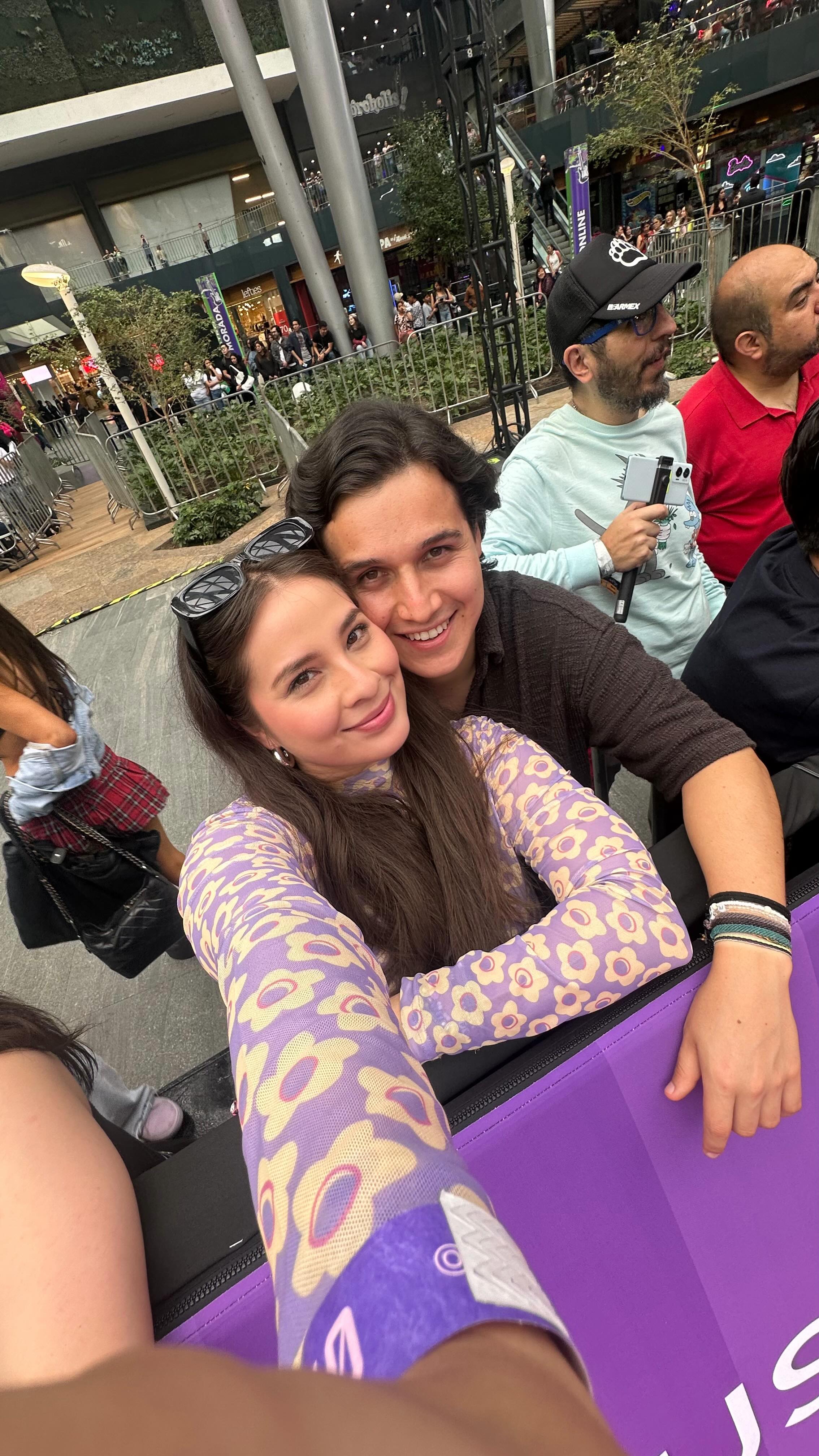 Instagram post by @valehbarreto for CeraVe MX. Caption reads: Nuestra rutina de mañana cuando hacemos pijamada....