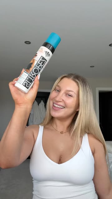 Instagram post by @itsemmachloee for St.Tropez. Caption reads: @sttropeztan has been my saviour during this heat....