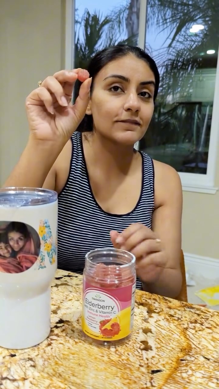 Instagram post by @world_of_erish for Swanson Health. Caption reads: Elderberry Zinc and Vitamin C gummies that taste....