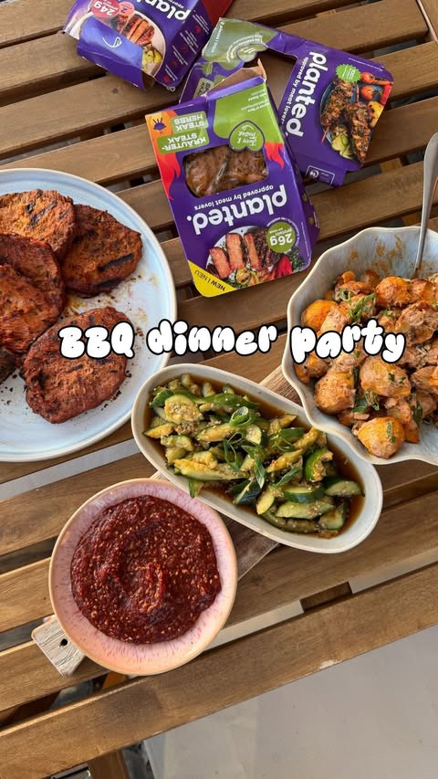 Instagram post by @fitgreenmind for Planted. Caption reads: [...] plant-based thanks to the @eatplanted steaks....