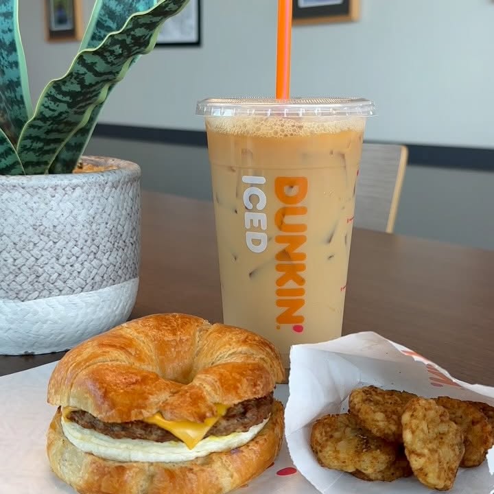 Instagram post by @theregoesjonathan for Dunkin’. Caption reads: Craving a breakfast steal? Dunkin’s $6 Meal Deal....
