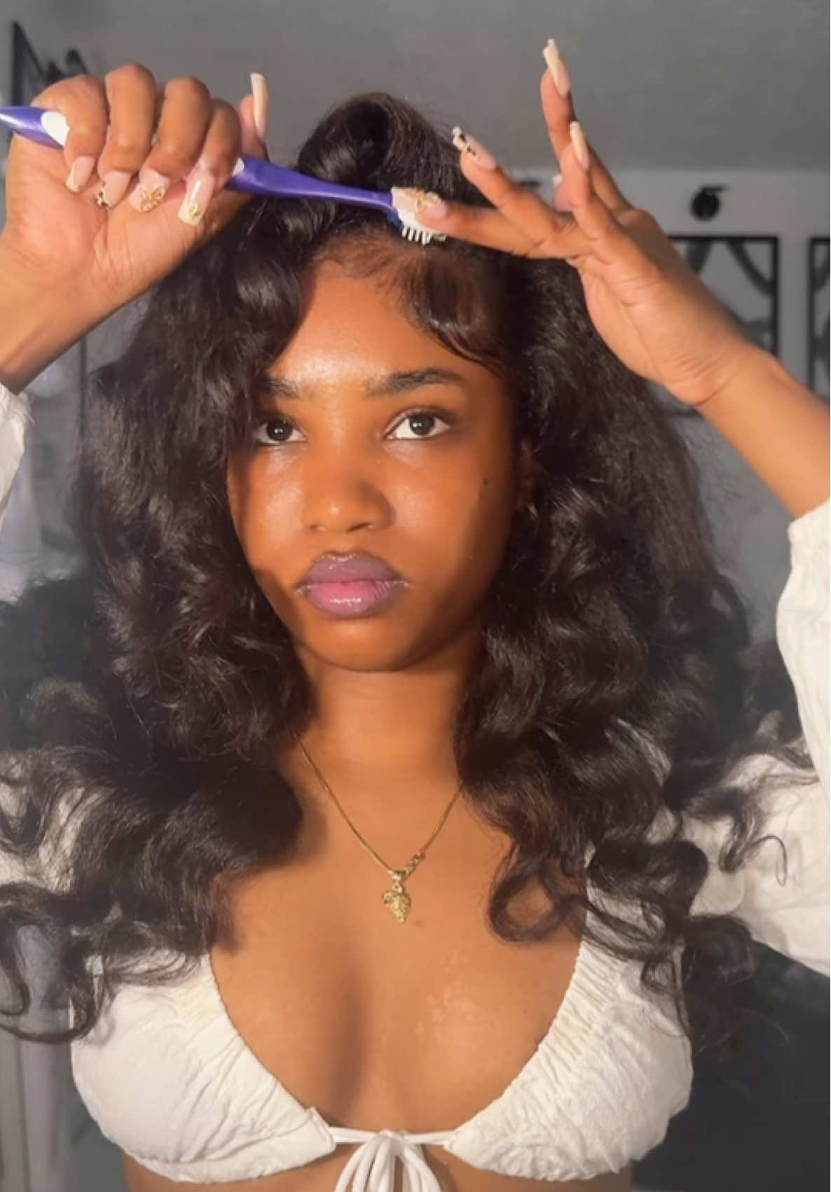 TikTok post by @shaniakamoy for Vshowhair. Caption reads: It’s so pretty on me 🥹 @VSHOW HAIR @VSHOW HAIR....