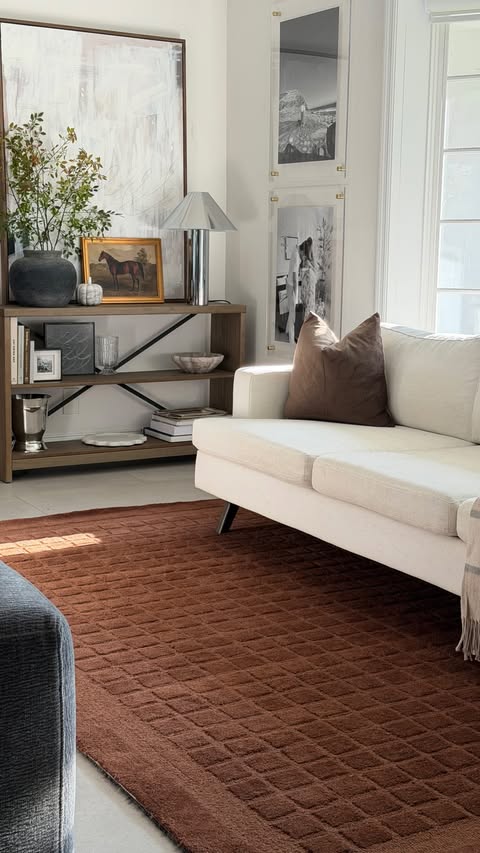 Instagram post by @the_sip_studio for Rugs USA. Caption reads: [...] 🤎🧸🍂✨🐴 #homedecor #interiordesign....