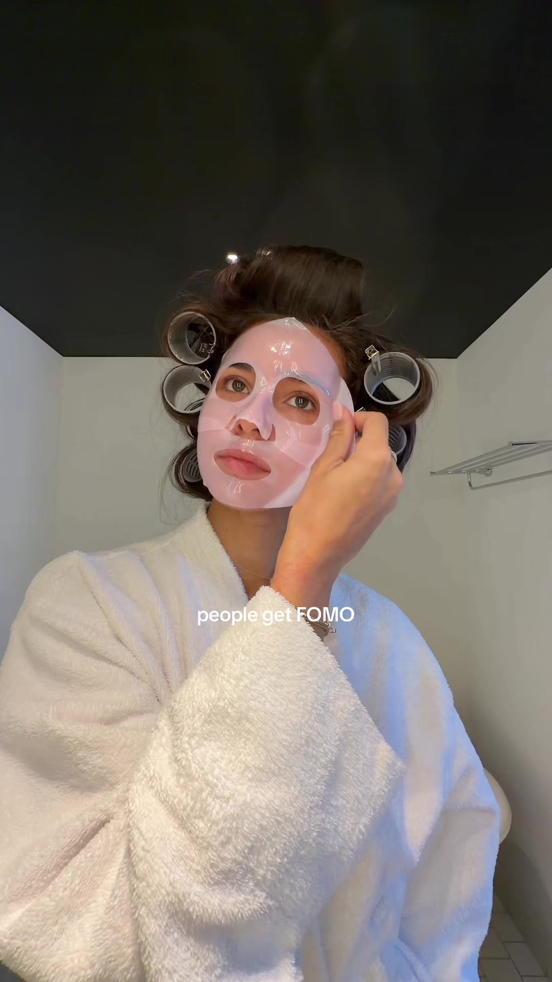 TikTok post by @elisehoogerdijk for Gisou. Caption reads: [...] the plan is doing face and lip masks @Gisou....