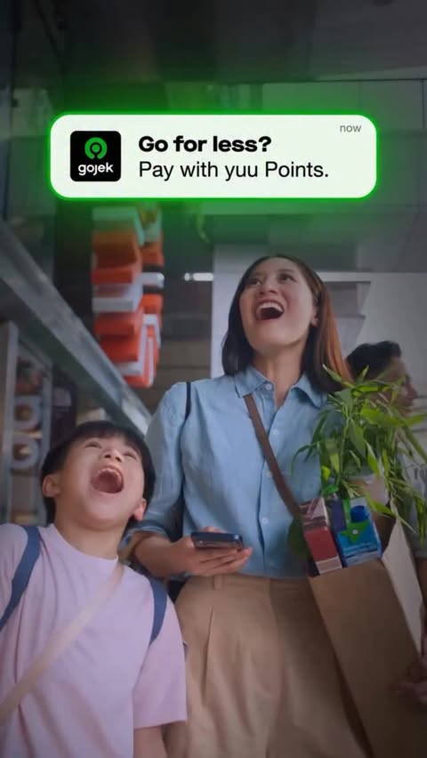 Instagram post by @reyhans_clementrich for Gojek Indonesia. Caption reads: Advertisement for Gojek Singapore @gojeksg....