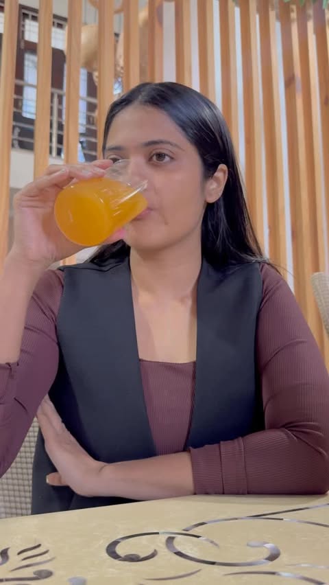 Instagram post by @somya_luhadia for HK Vitals. Caption reads: This Skin Radiance Pro @hkvitals gives your skin....