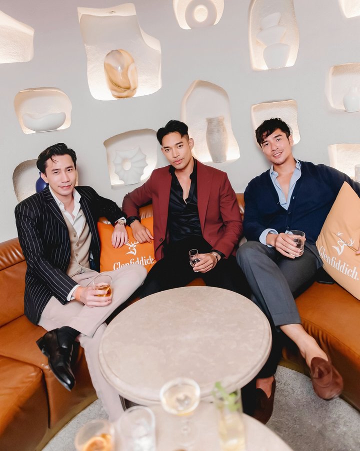 Instagram post by @khun.park for Jaeger-LeCoultre. Caption reads: boys night out 🥳🍹🍸🥃 

@jaegerlecoultre....