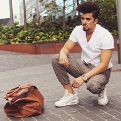 Instagram post by @kazzaz_ for Men’s Fashion. Caption reads: [...] @menswithswag @menwithstreetstyle....